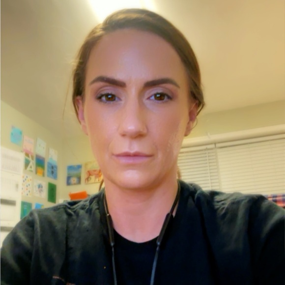 Meet your Posher, Jessica - Picture 2 of 3